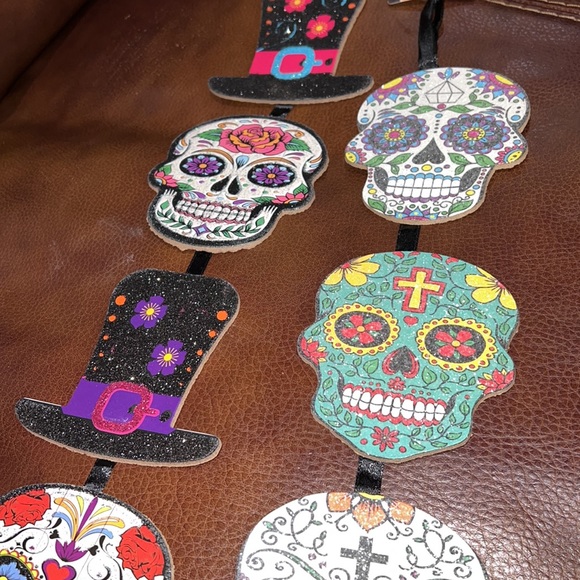 Day of The Dead Each Skull Dangle Signs ~ Bundle of 2 Signs - Picture 2 of 3